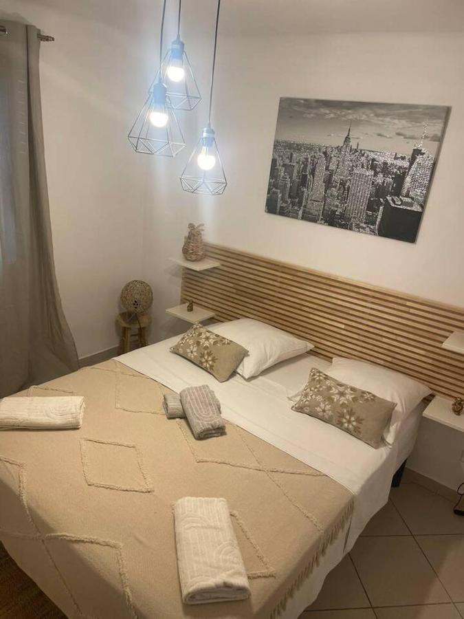 Appartement Proche Gare Tgv Nimes Exterior photo